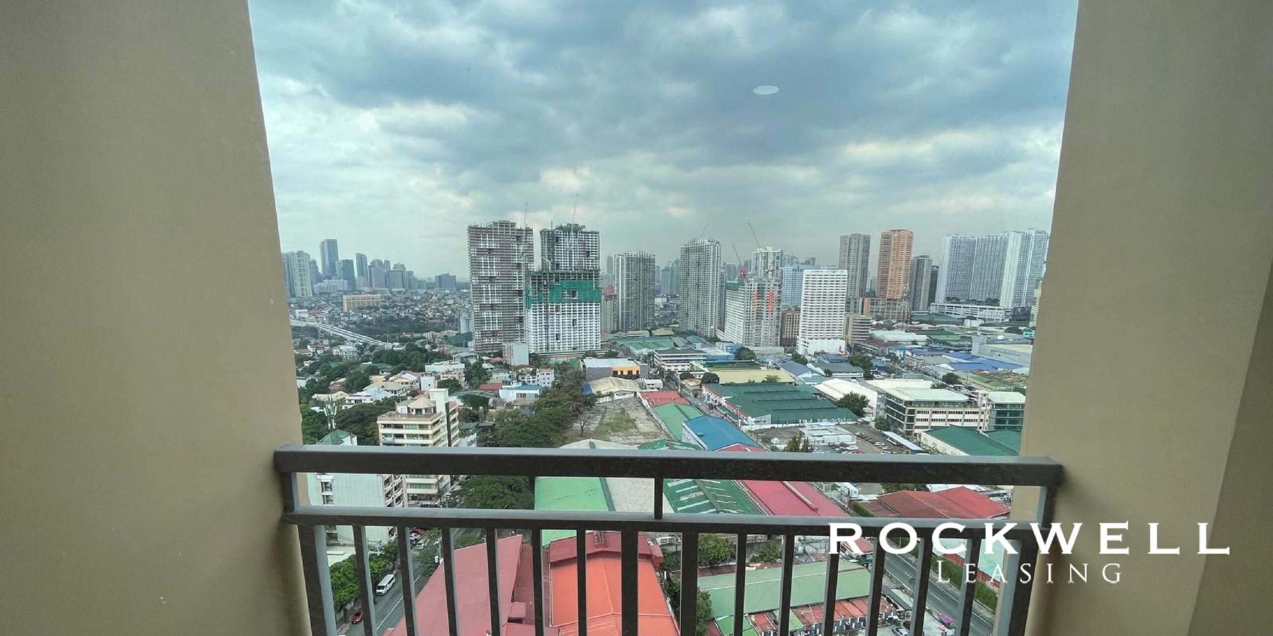 The Vantage West Tower 1BR 43SQM