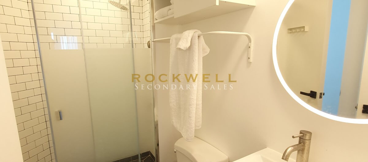 One Rockwell East 1BR-Loft 70sqm
